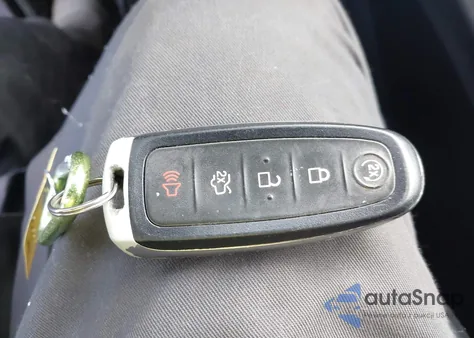 2018 Ford Escape Titanium z USA, uszkodzony, nr VIN 1FMCU9J99JUC64259